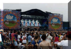 Woodstock II Main Stage.jpg (169520 bytes)